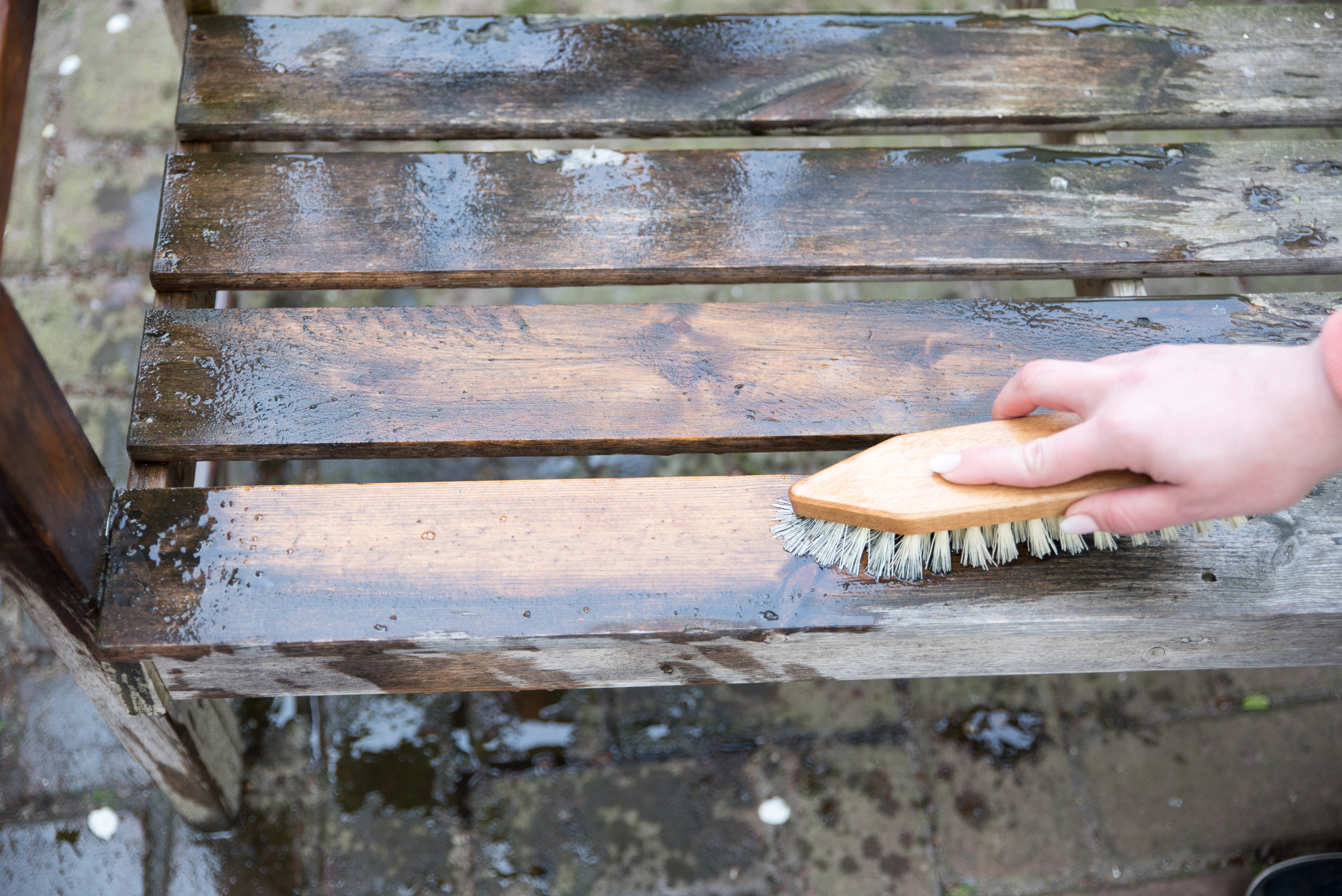 Reinigung Gartenbank